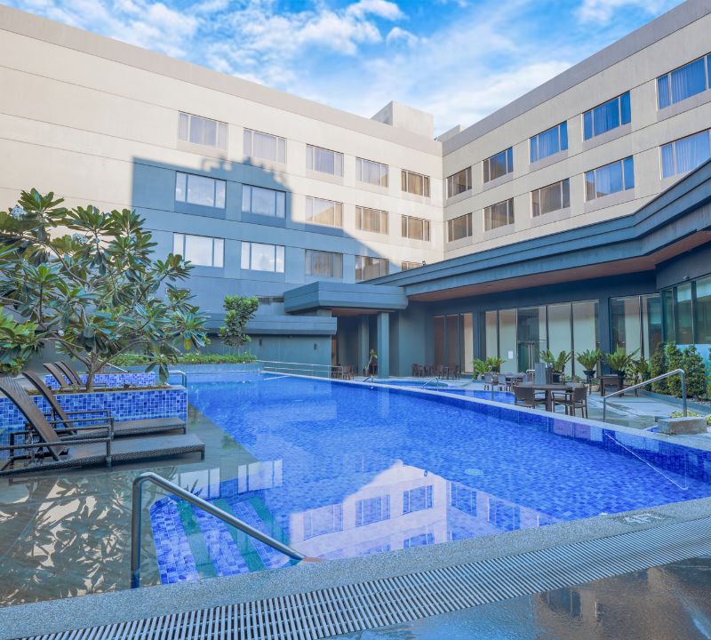 Swimming Pool | Grand Summit Hotels